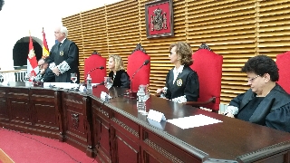 La fiscal general del Estado, Consuelo Madrigal, cree necesario impulsar la especialización del fiscal